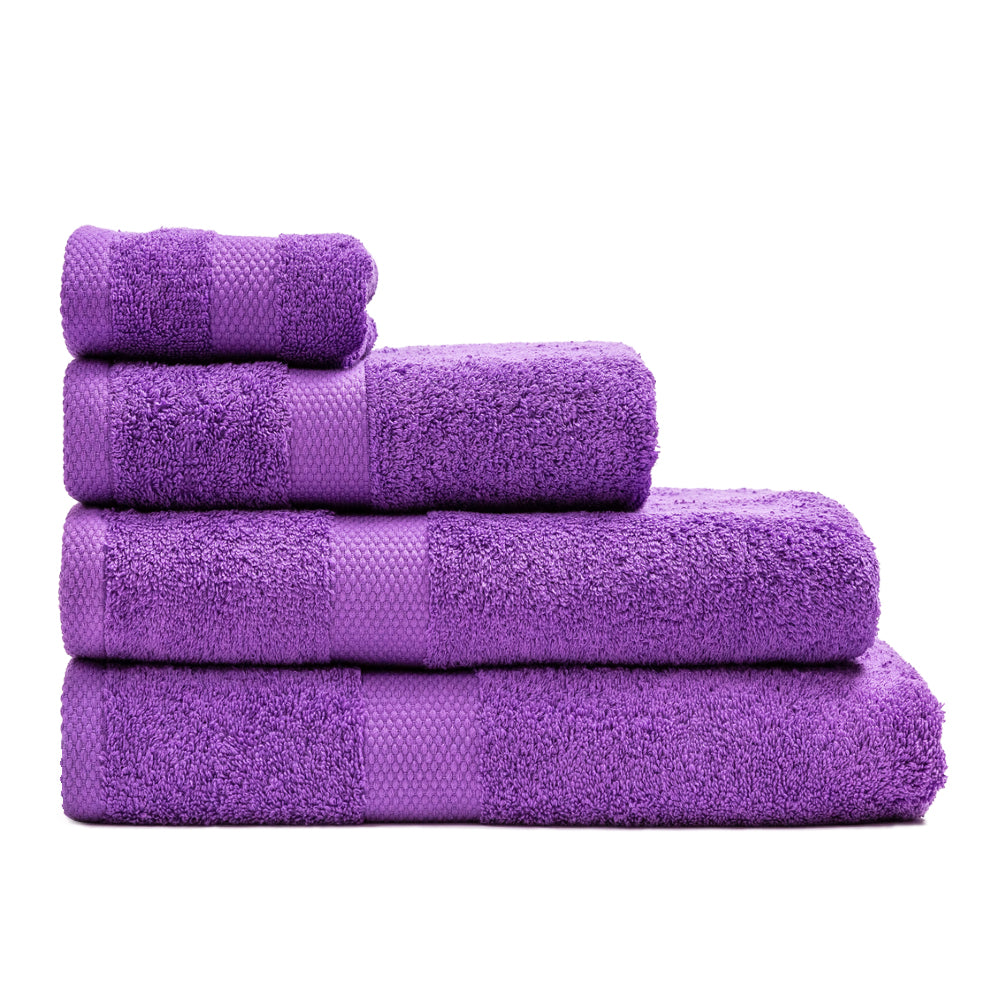 Purple towel with hanger 100% cotton 500 gr/m2