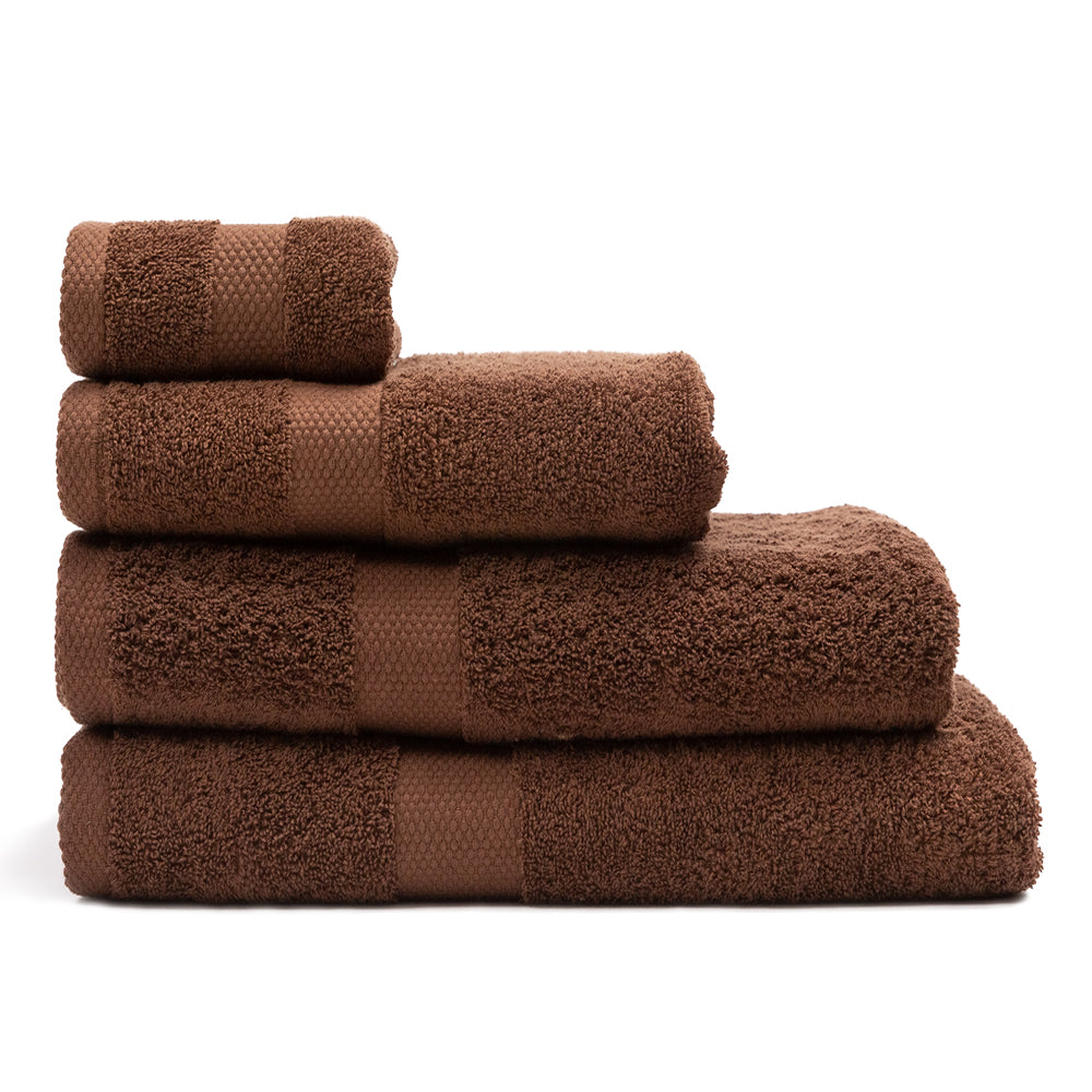 Brown towel with hanger 100% cotton 500 gr/m2