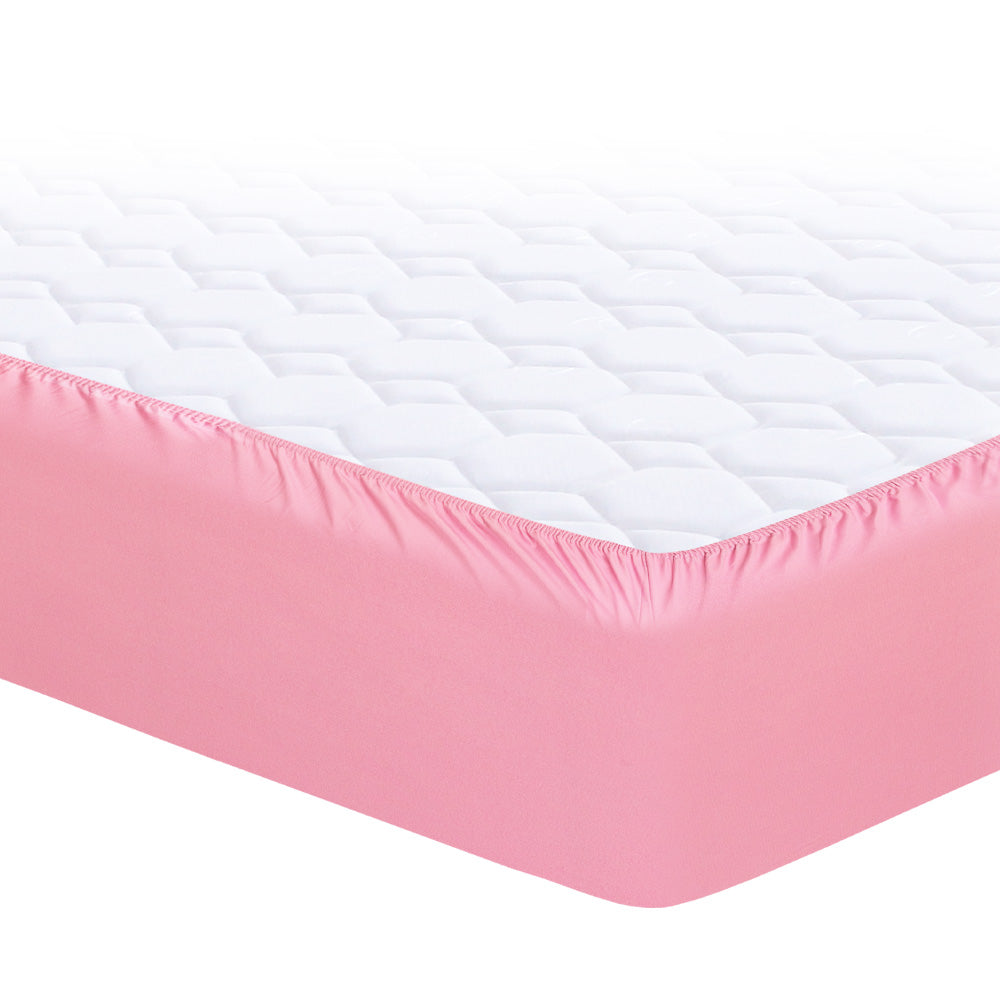 Pink fitted sheet